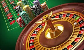 Antarmuka seluler Fortune Ox menampilkan panel kontrol taruhan dan umpan video dealer langsung